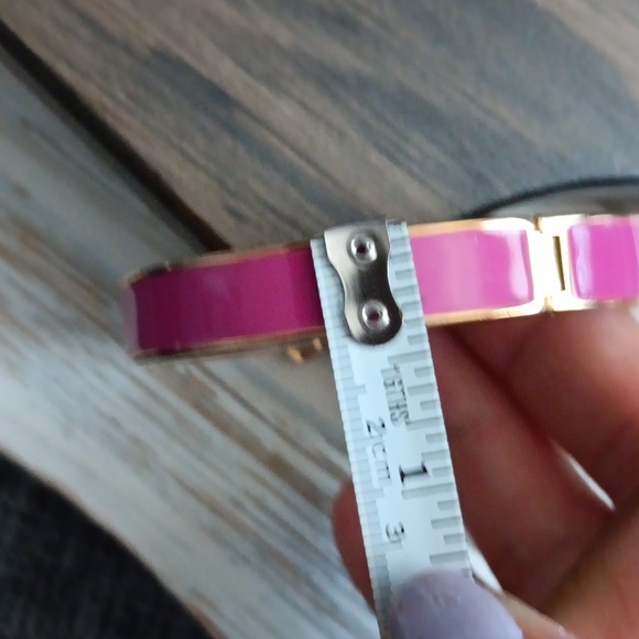 Stella & Dot Lindsay Pink Enamel clamper cuff bracelet Goldtone Celtic knot - Picture 6 of 6